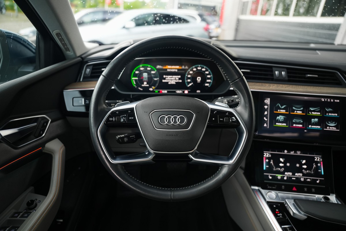 Audi e-tron