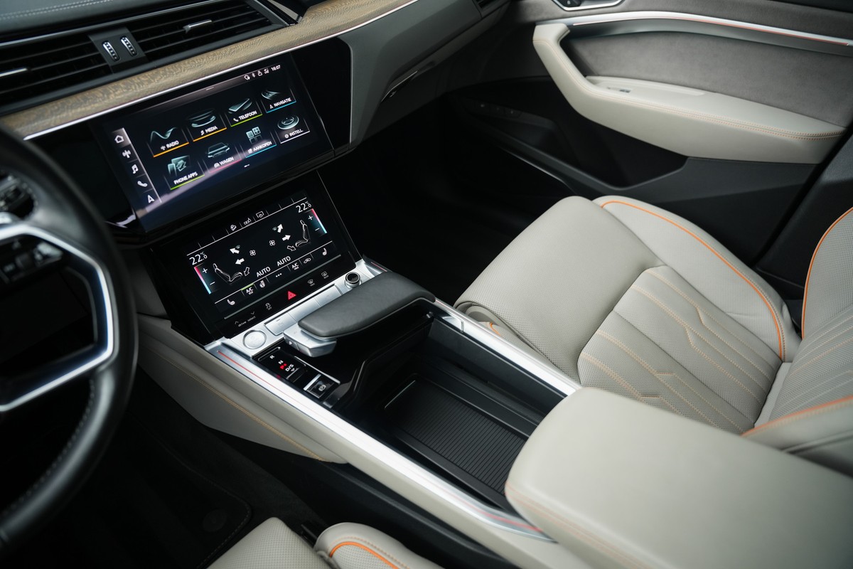 Audi e-tron