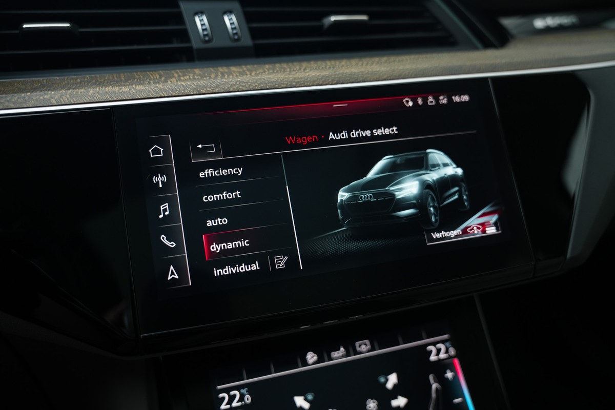 Audi e-tron
