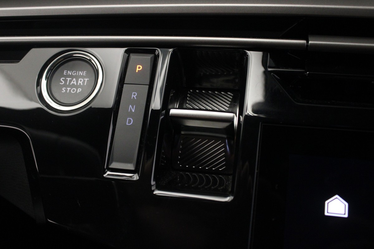 Peugeot e-3008