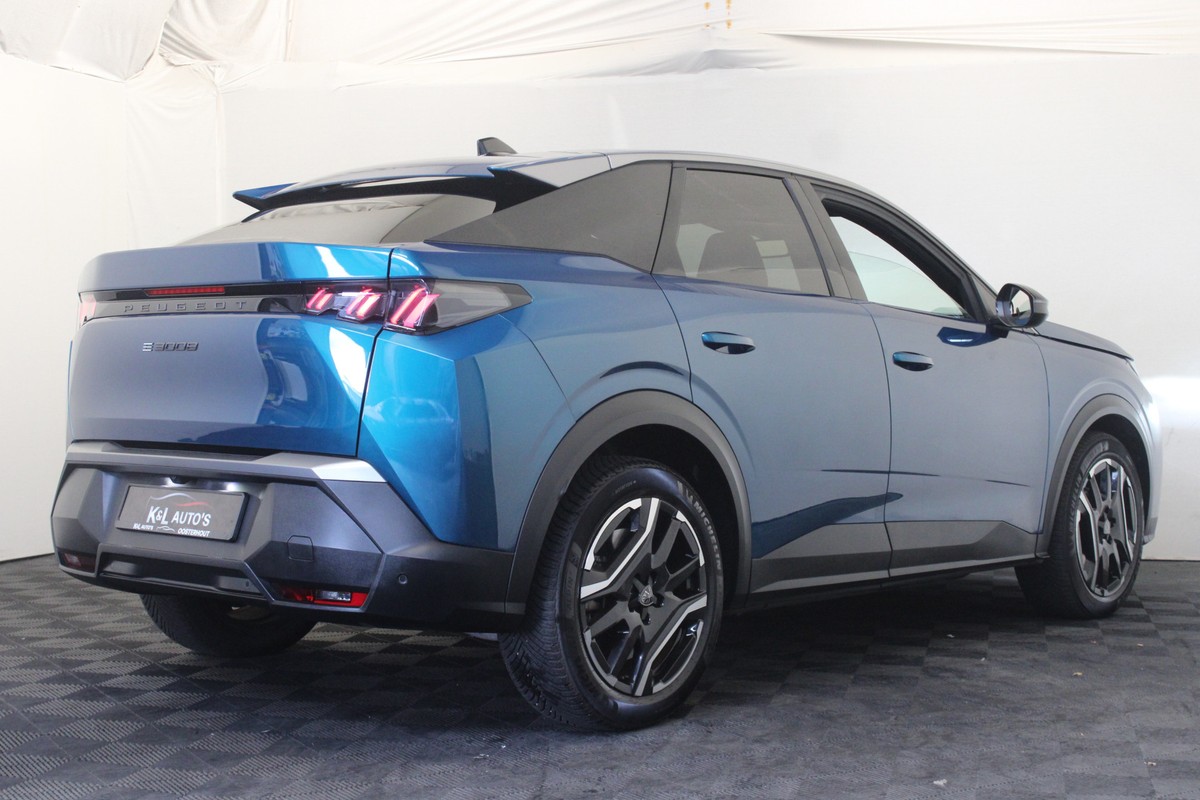 Peugeot e-3008