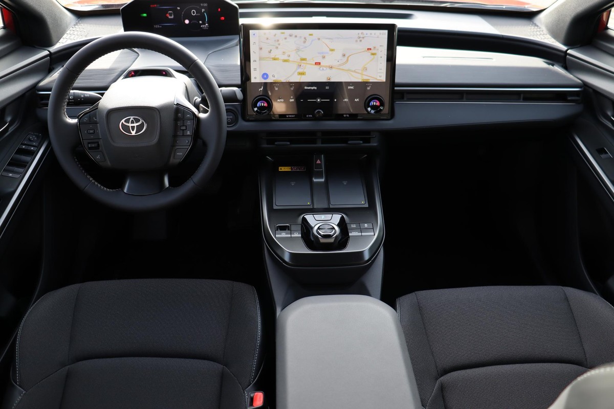 Toyota C-HR+