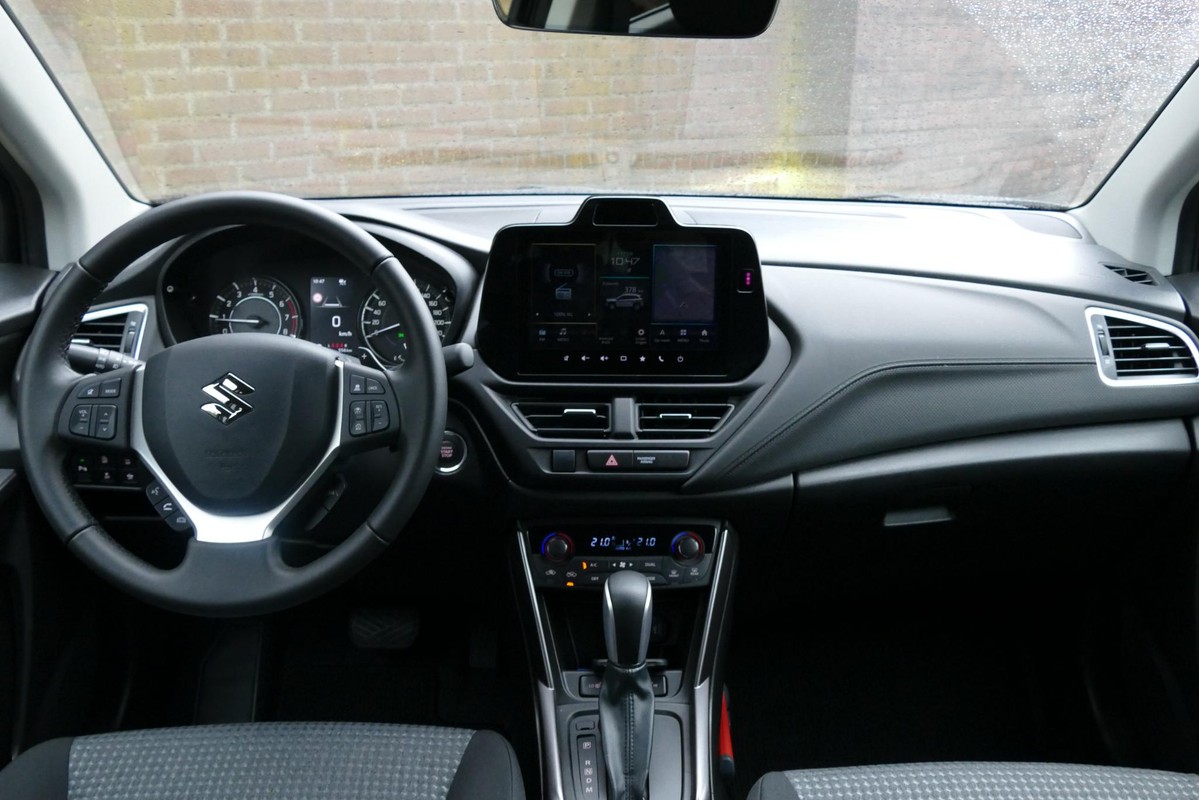 Suzuki S-Cross