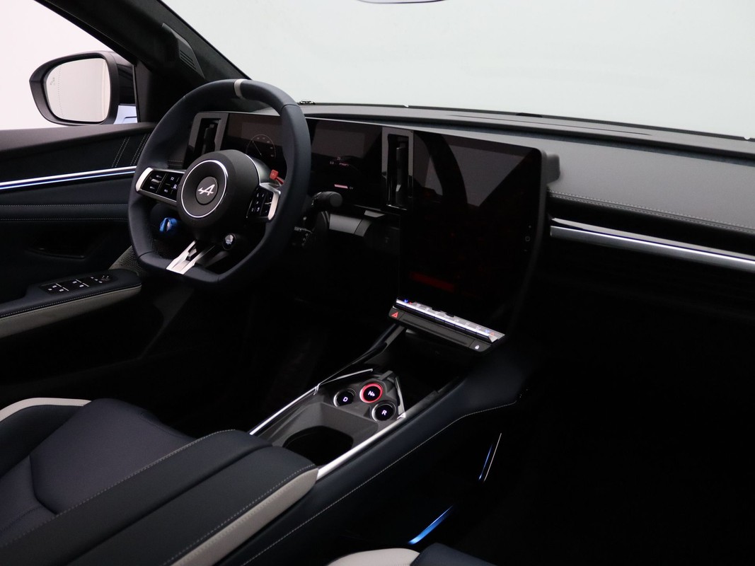 Alpine A390