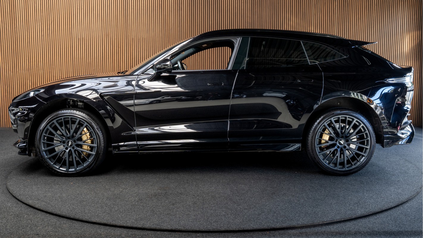Aston Martin DBX