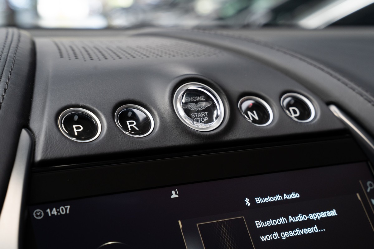 Aston Martin DBX
