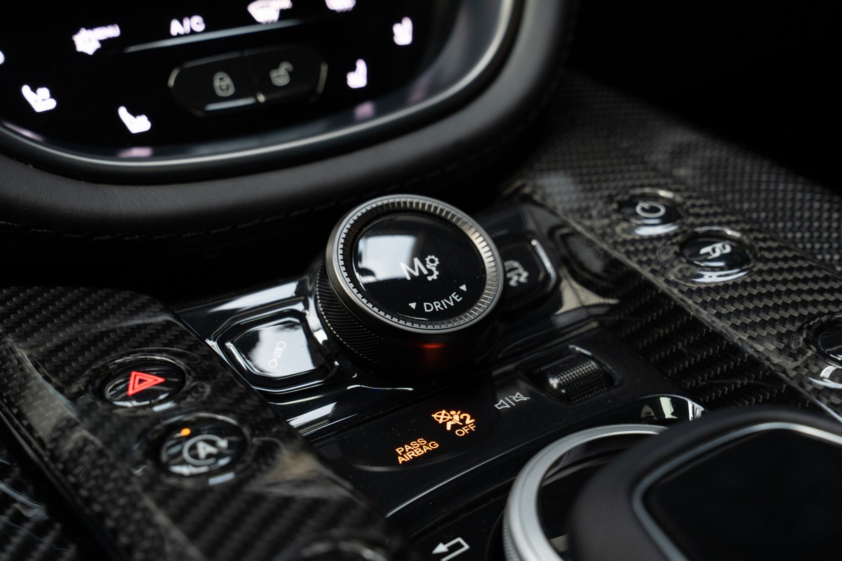 Aston Martin DBX