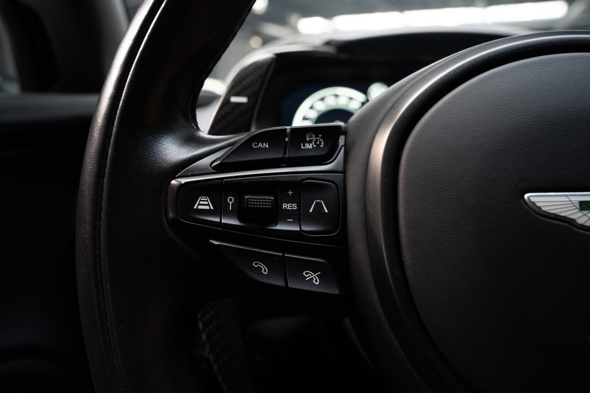 Aston Martin DBX