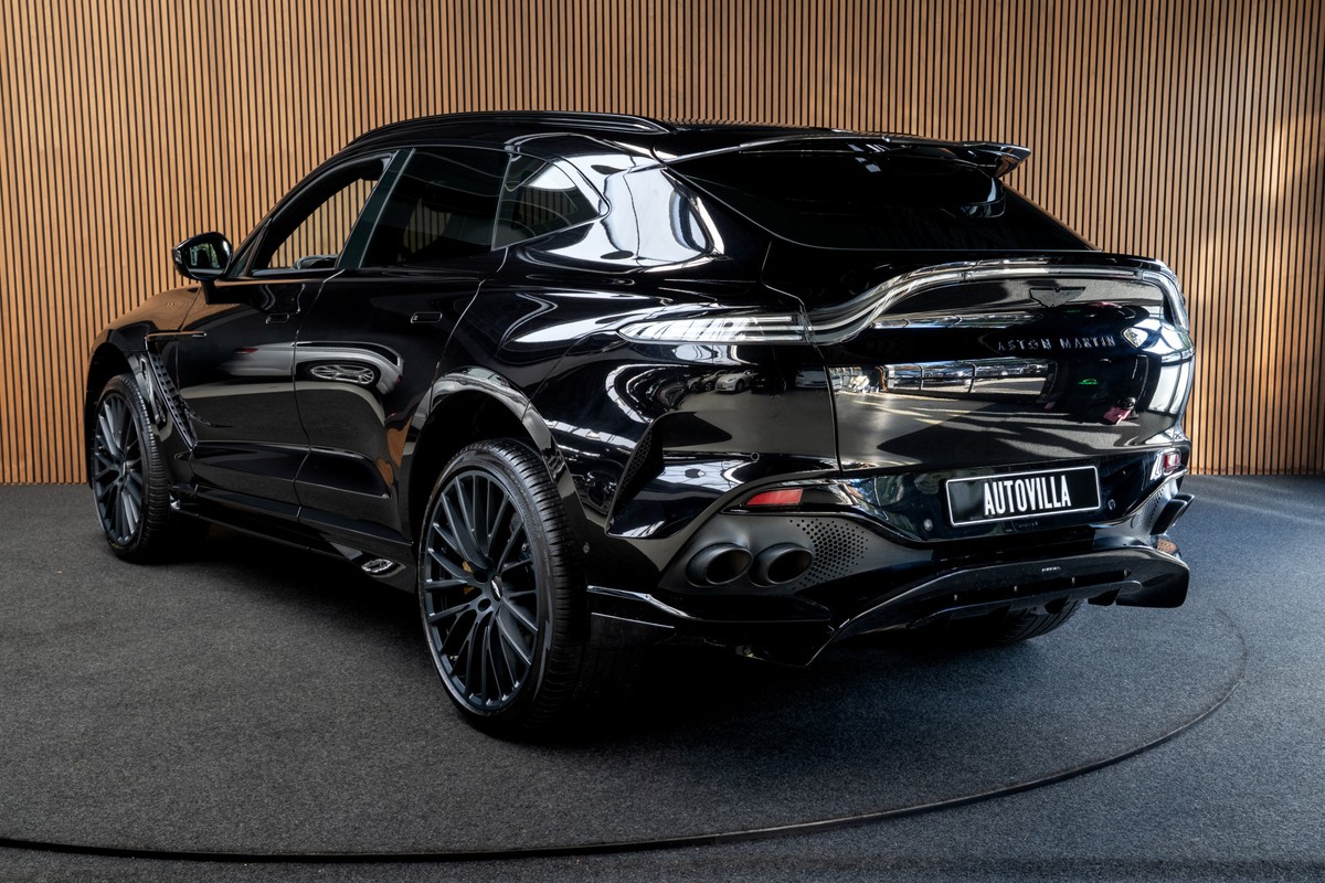Aston Martin DBX