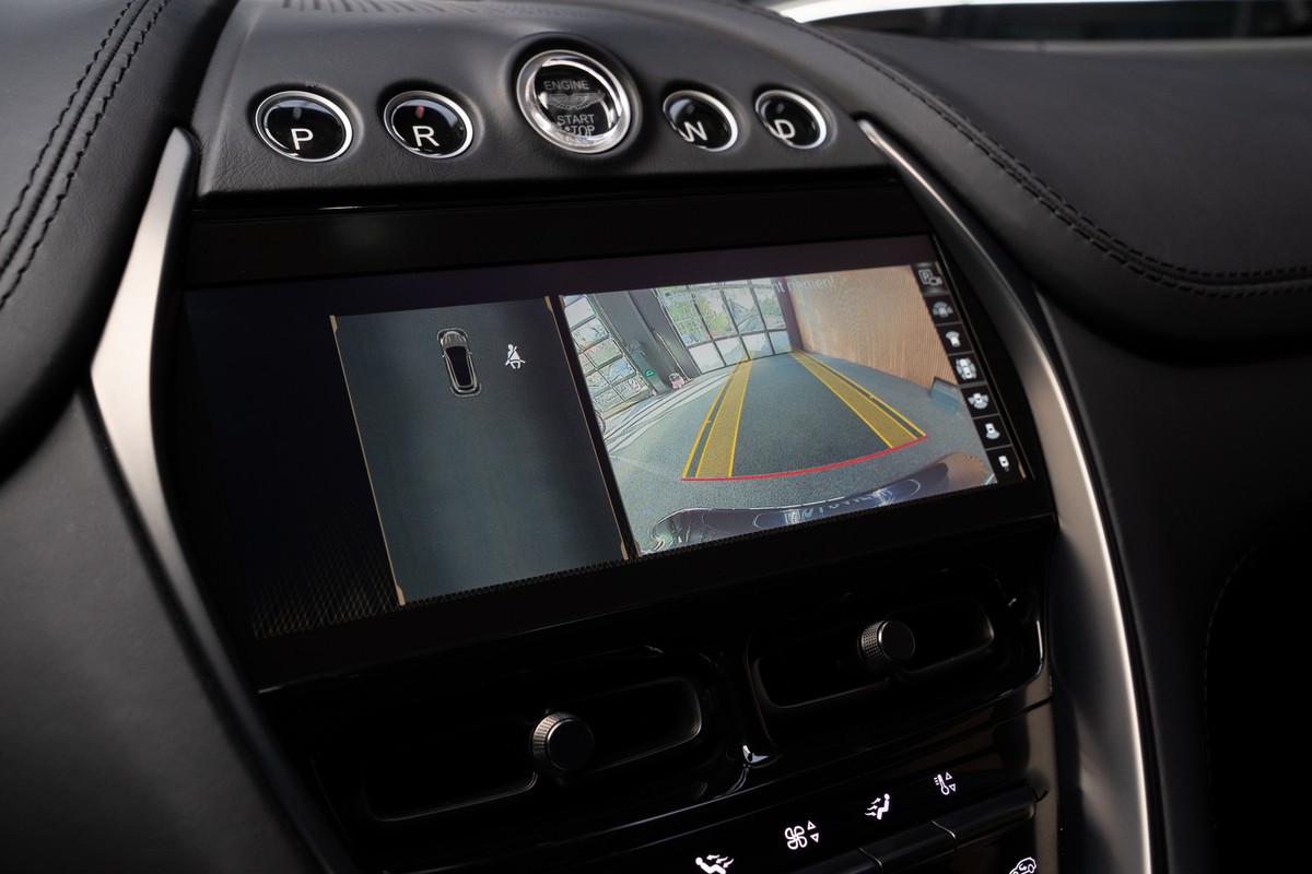 Aston Martin DBX