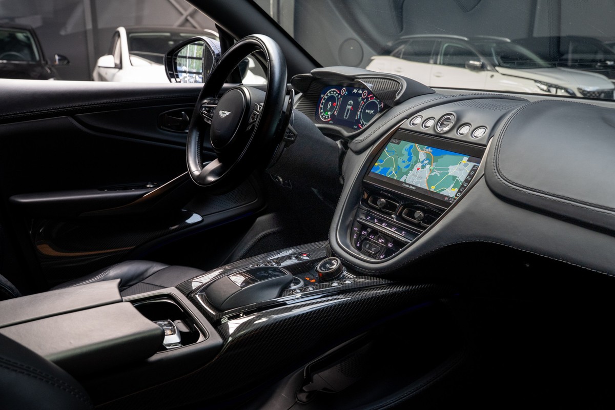 Aston Martin DBX