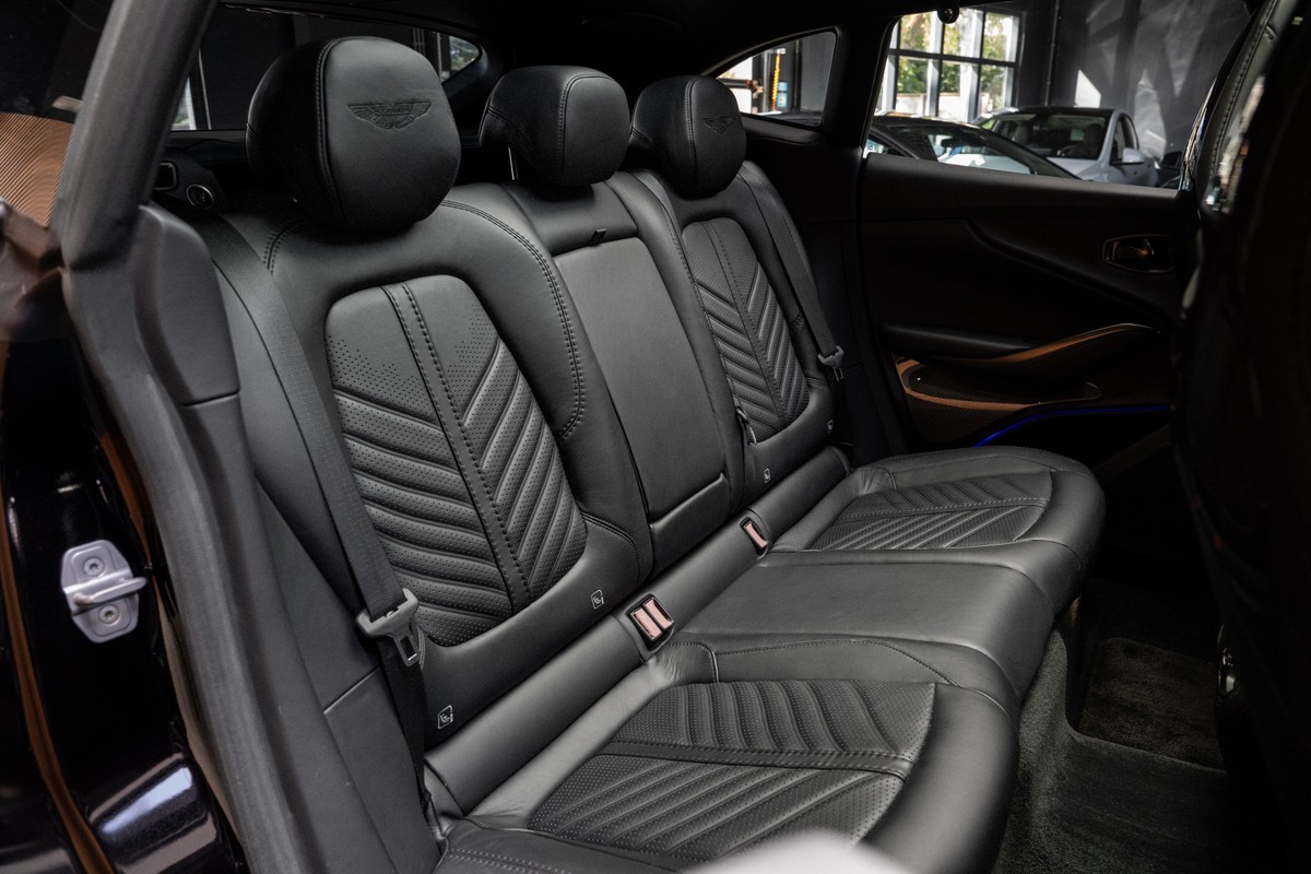 Aston Martin DBX