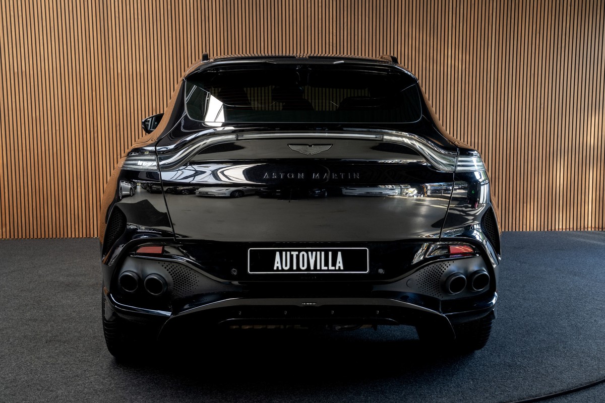 Aston Martin DBX
