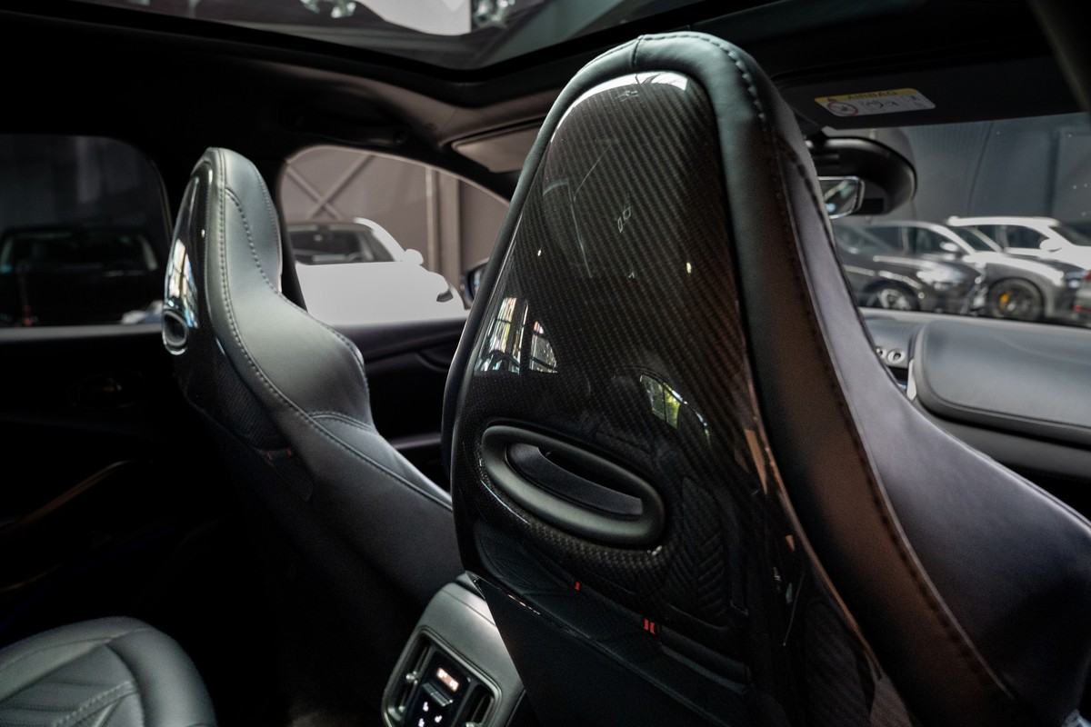 Aston Martin DBX