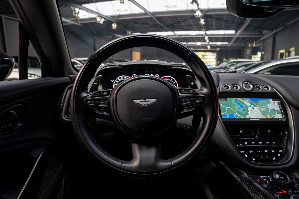 Aston Martin DBX