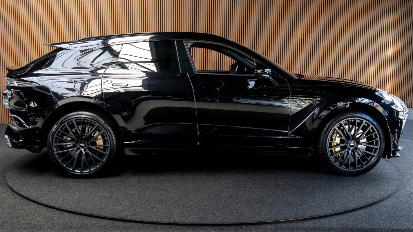 Aston Martin DBX