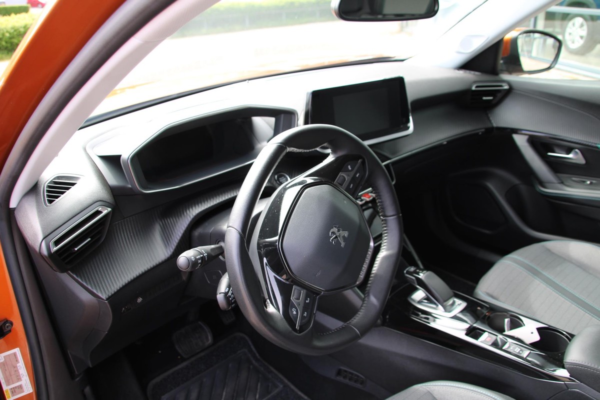 Peugeot e-2008
