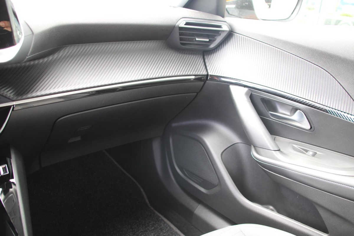 Peugeot e-2008