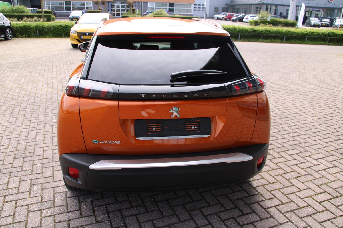 Peugeot e-2008