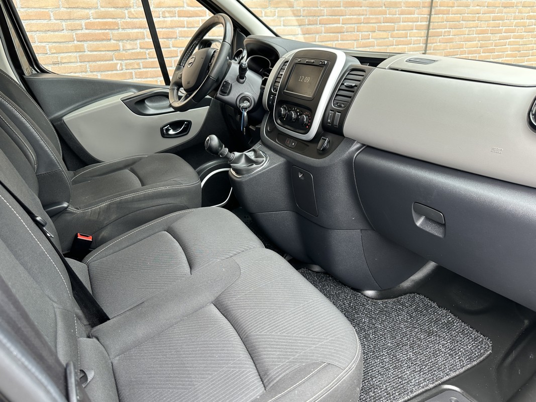 Nissan NV300