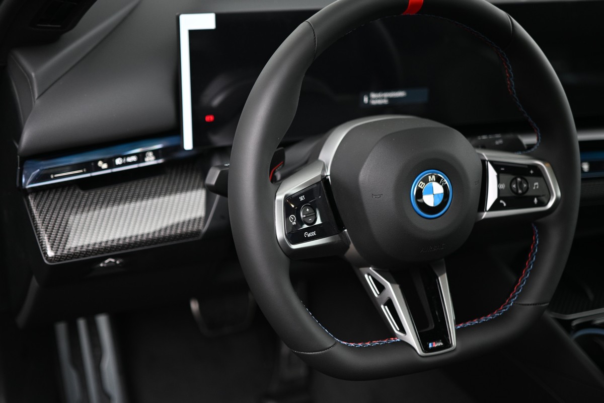 BMW i5