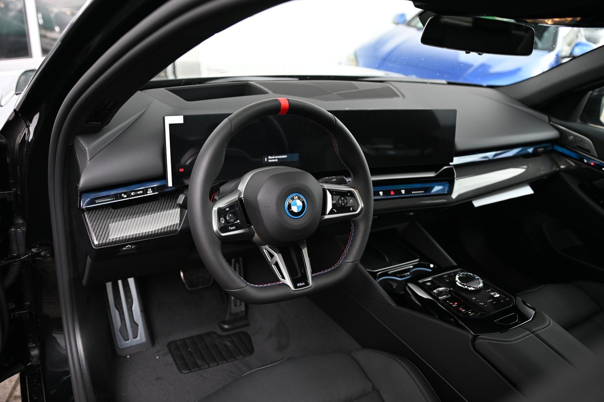 BMW i5