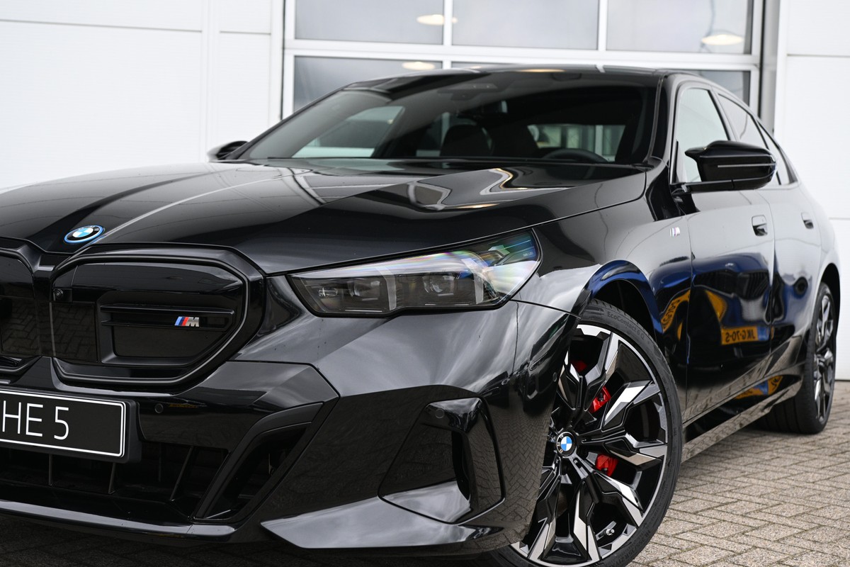 BMW i5