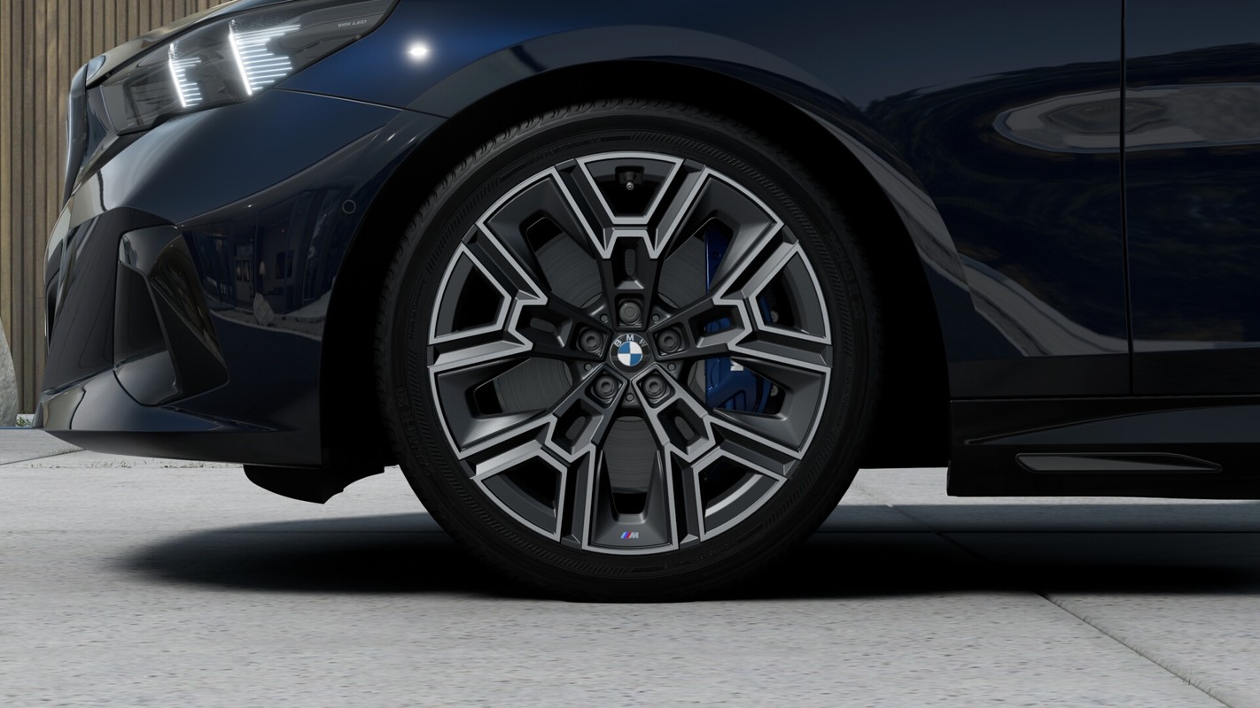 BMW i5