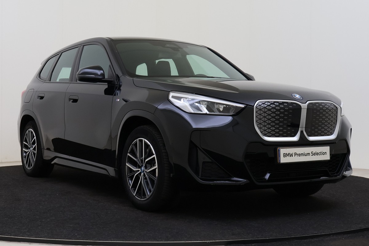 BMW iX1