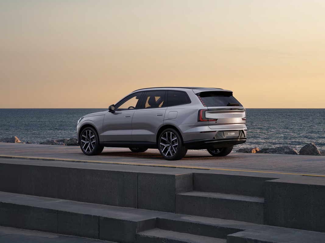 Volvo EX90