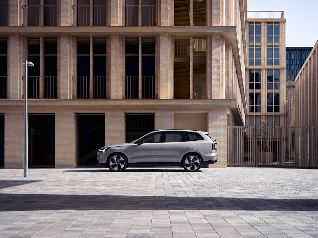 Volvo EX90