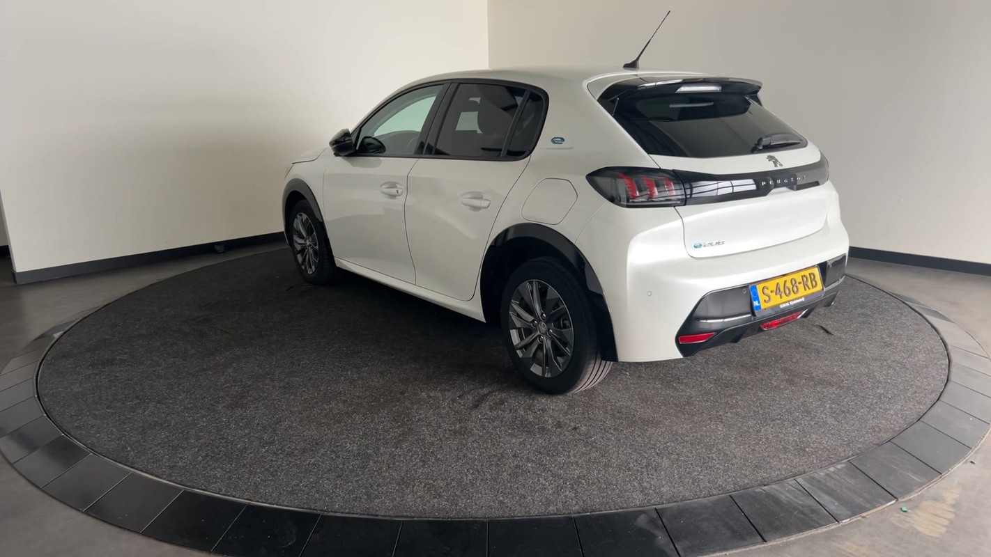 Peugeot e-208