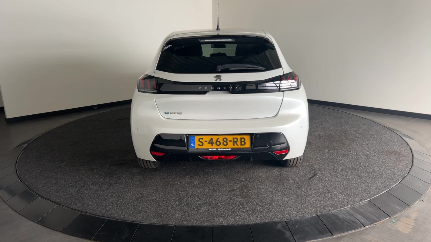 Peugeot e-208