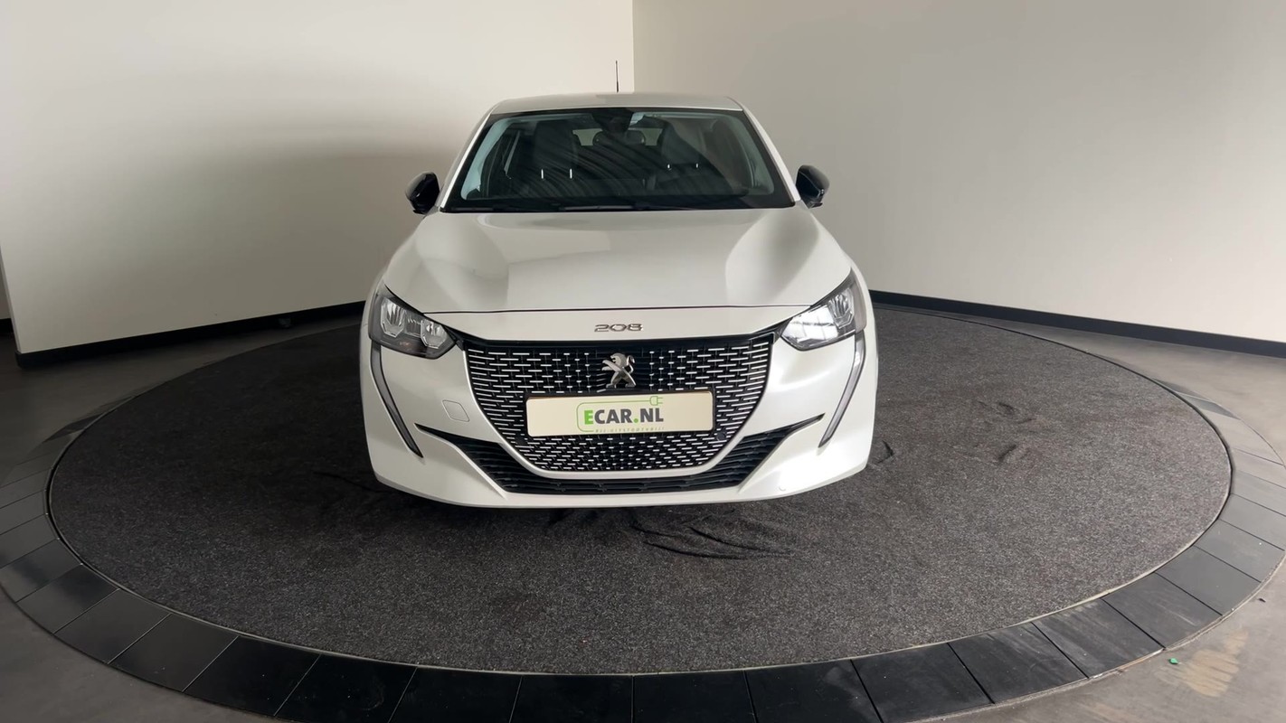 Peugeot e-208
