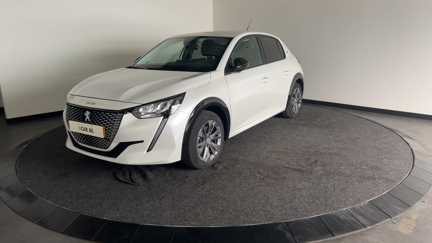 Peugeot e-208