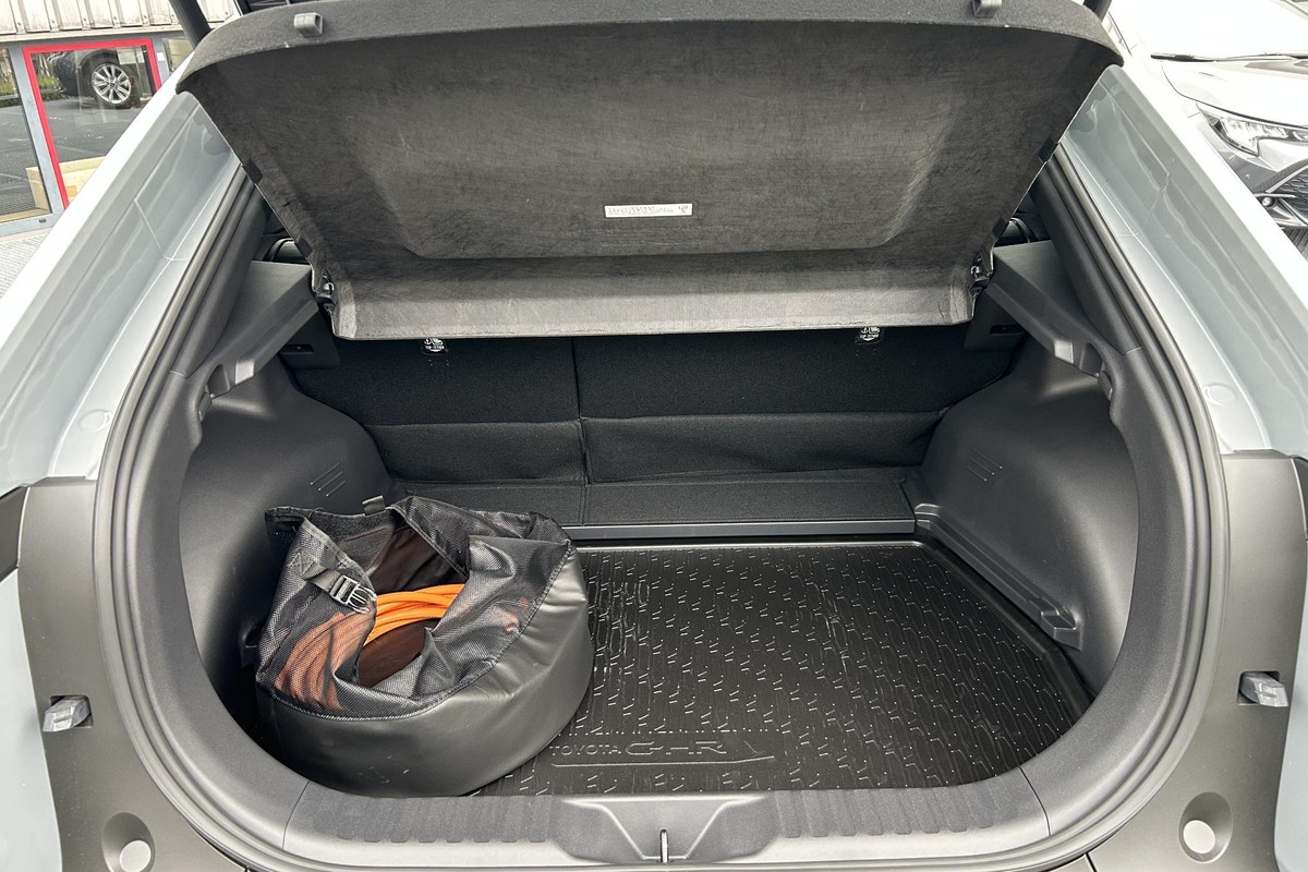 Toyota C-HR+