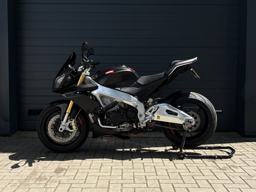 Aprilia Tuono V4