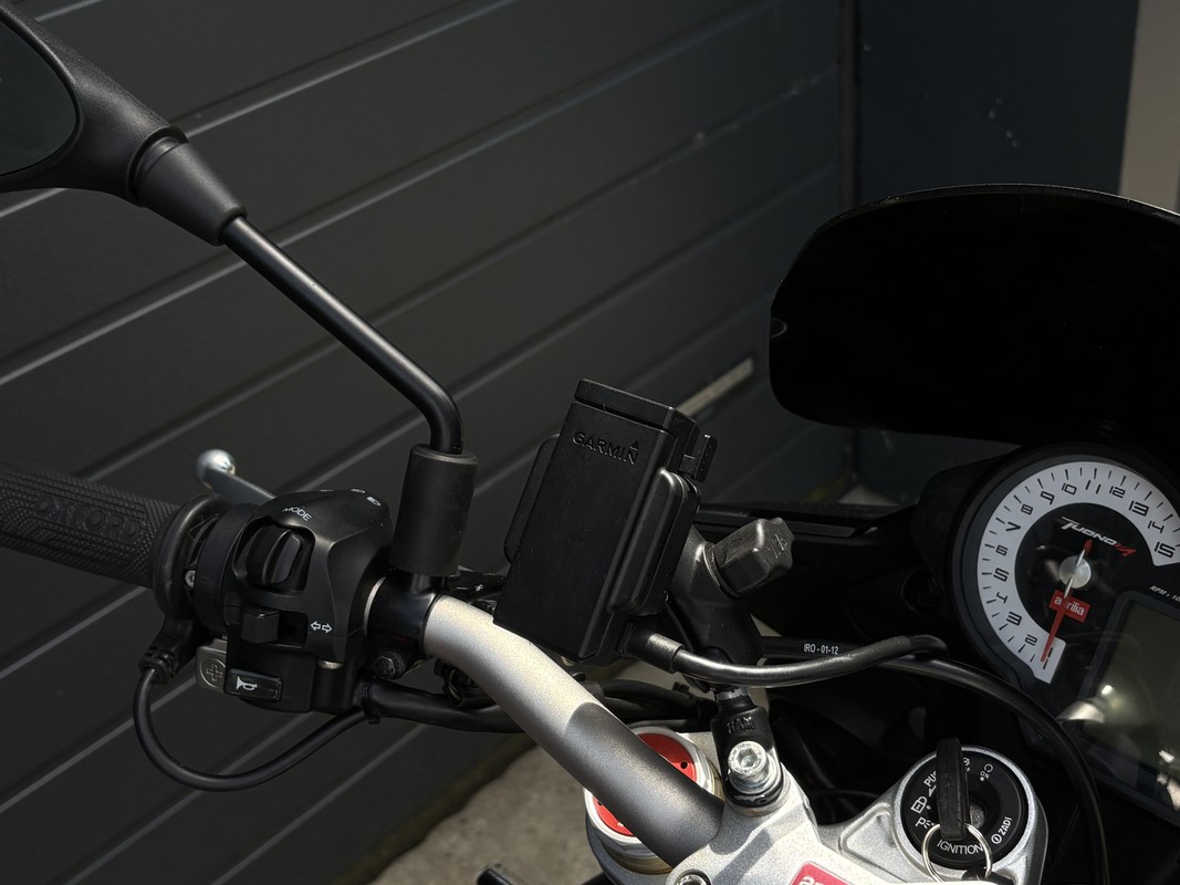 Aprilia Tuono V4