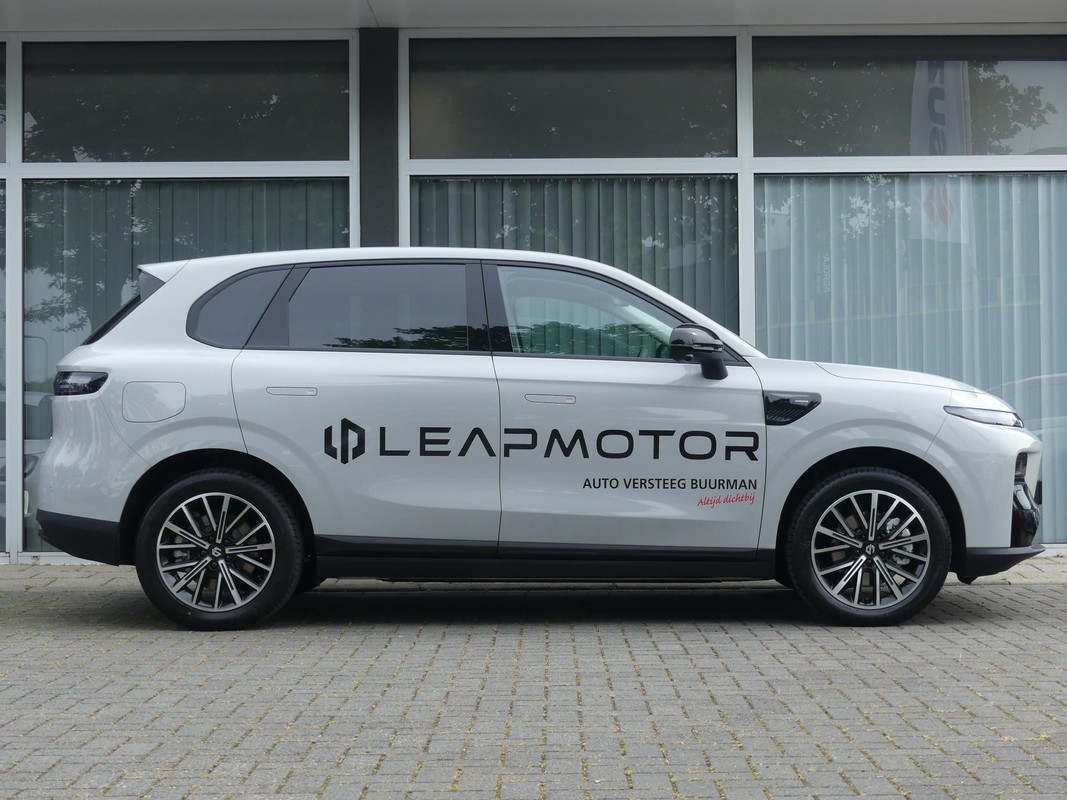 Leapmotor B10