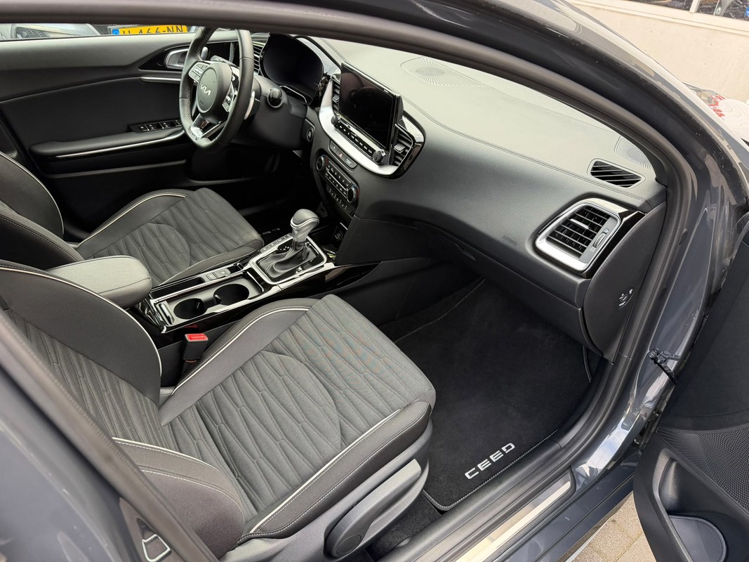 Kia ProCeed