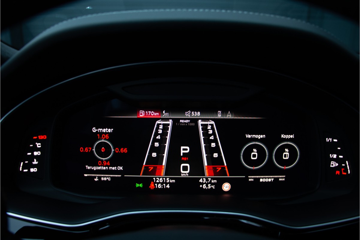 Audi RSQ8