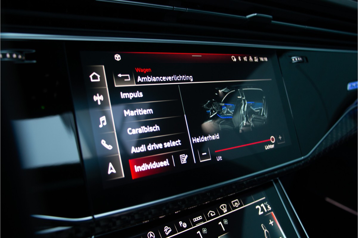 Audi RSQ8