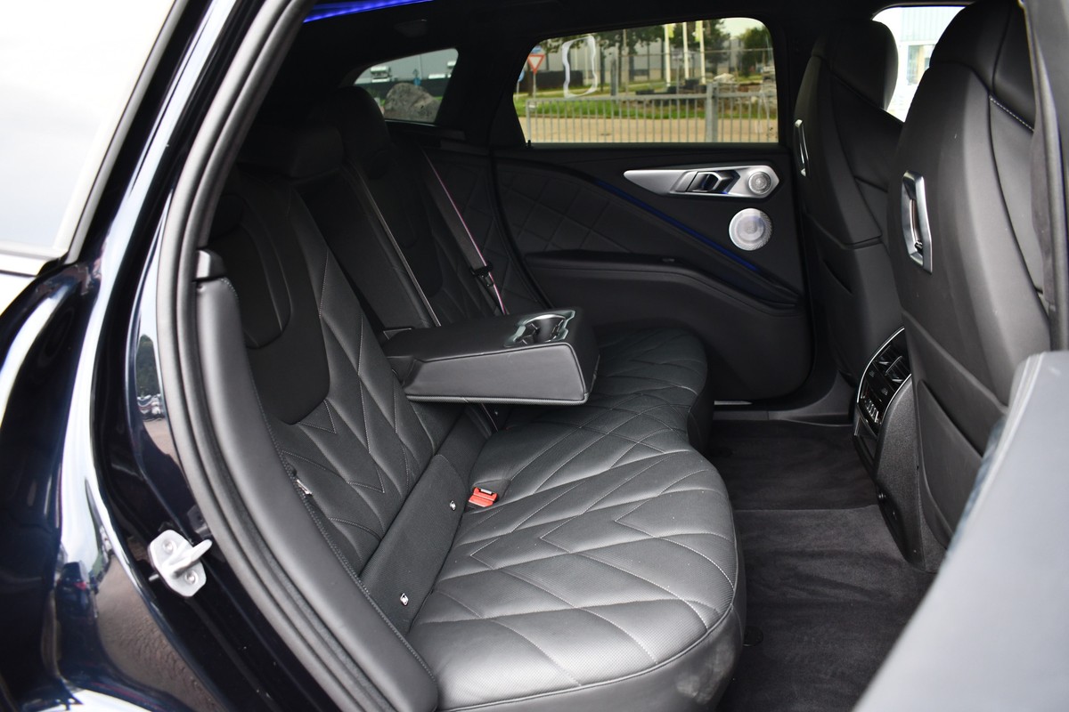 BMW XM