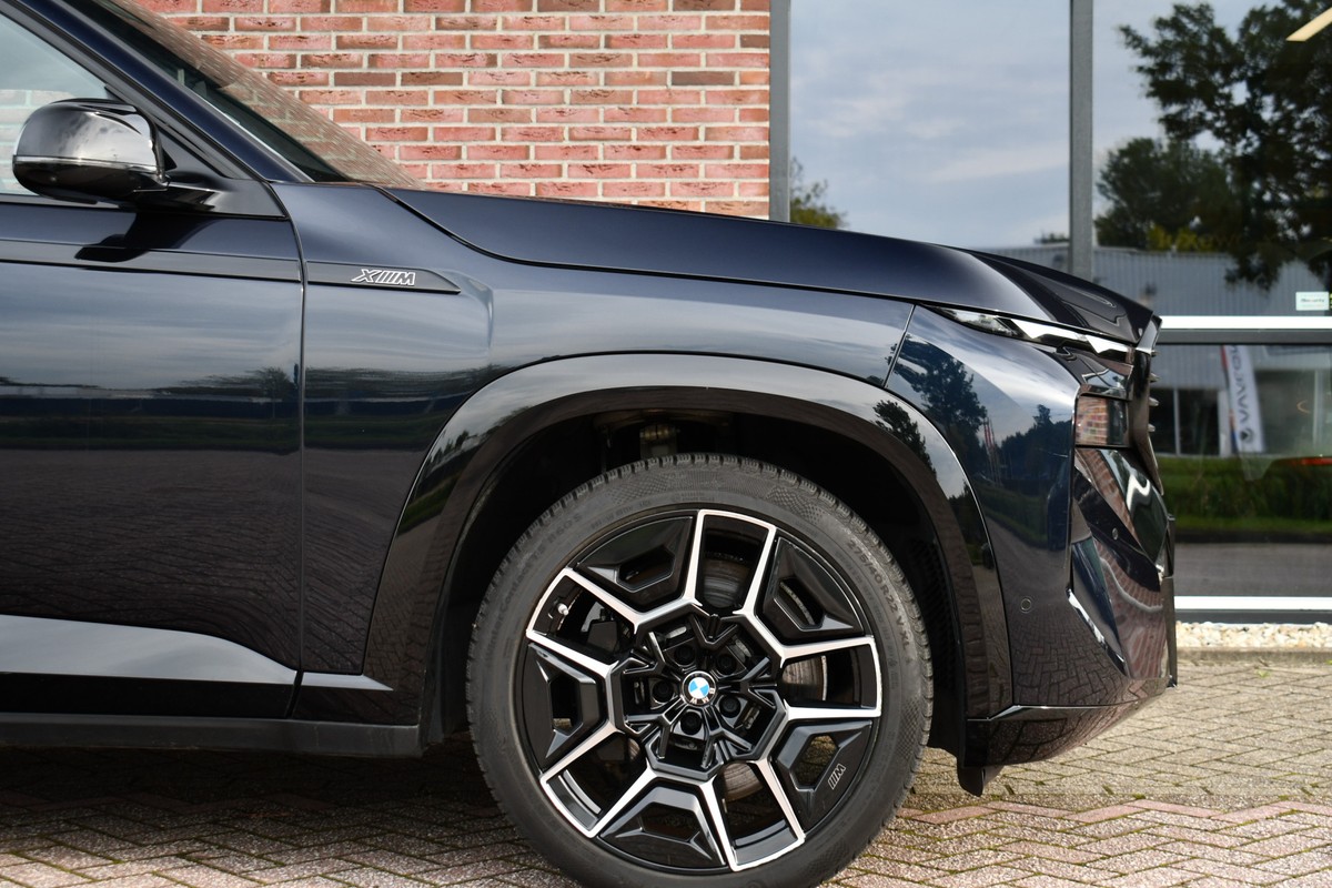 BMW XM