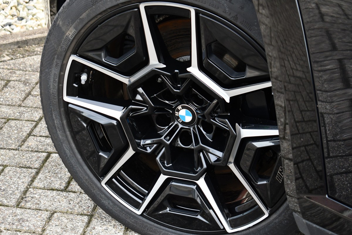 BMW XM