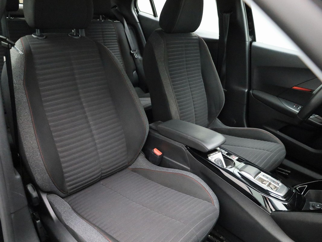 Peugeot e-2008