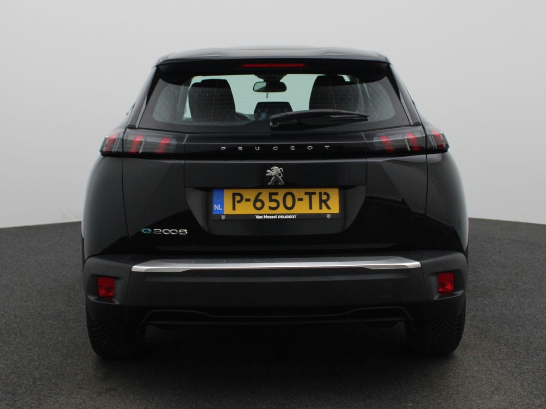 Peugeot e-2008