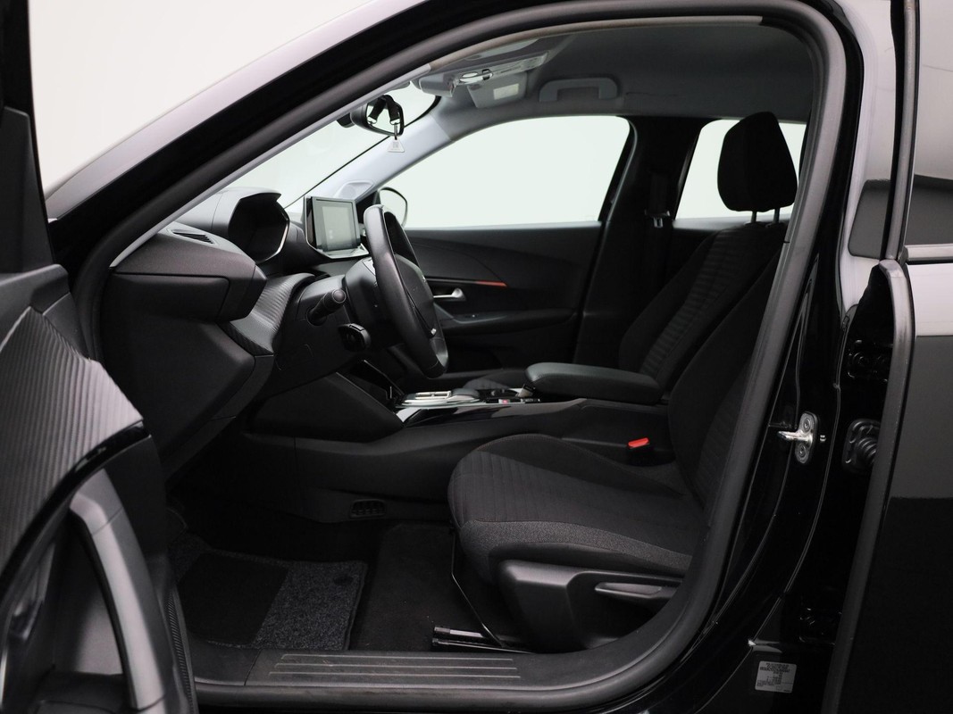 Peugeot e-2008