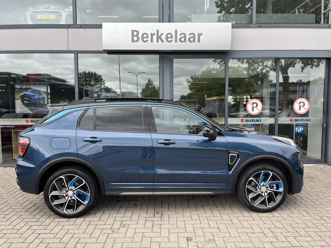 Lynk & Co 01