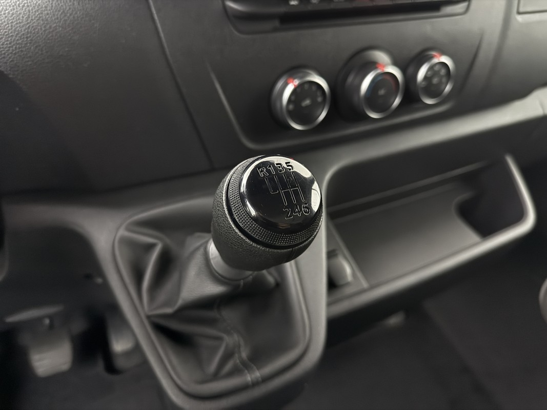 Nissan Interstar